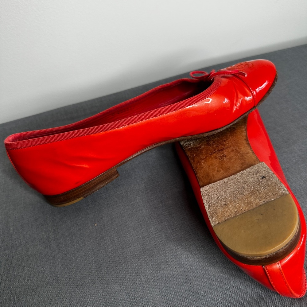 CHANEL - Women’s - Red Leather Patent Flats - Size 39(EU) - Picture 7 of 16